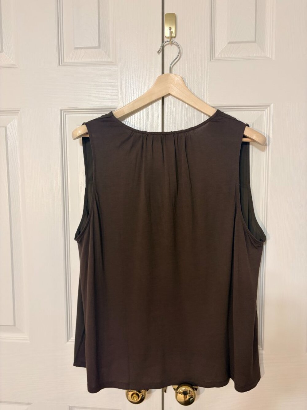 NWT LOFT Women's Brown Sleeveless V-Neck Blouse Size XL - Picture 2 of 4